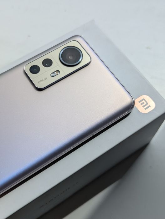Продаётся мощный Xiaomi 12 на 256/12