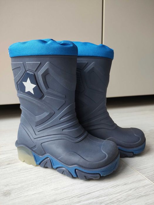 Cizme de ploaie bebe Marime 22-23 cu LED nefolosit