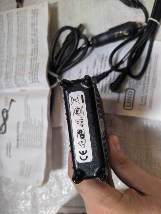 Alimentator auto laptop
