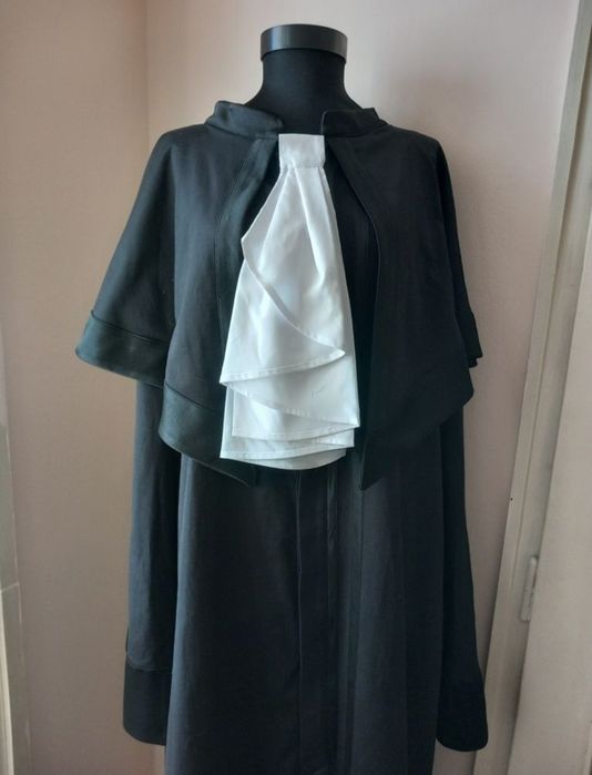 Адвокатски тоги !!