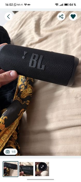 Boxa JBL Bluetooth, folosită, în stare excelentă. Portabilă și ușor de utilizat, acest difuzor oferă sunet de înaltă calitate pentru orice ocazie.