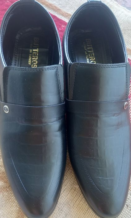 Murskoy tufli sotiladi