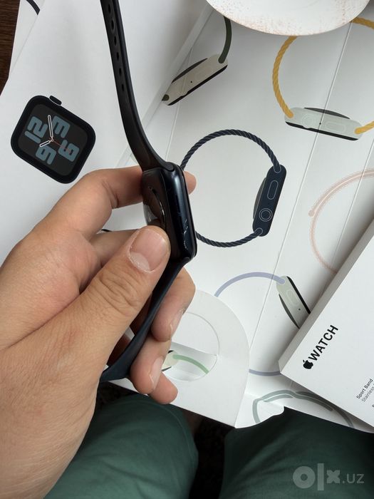 Продается Apple Watch SE 2-го поколения (SE 2), 44 мм.