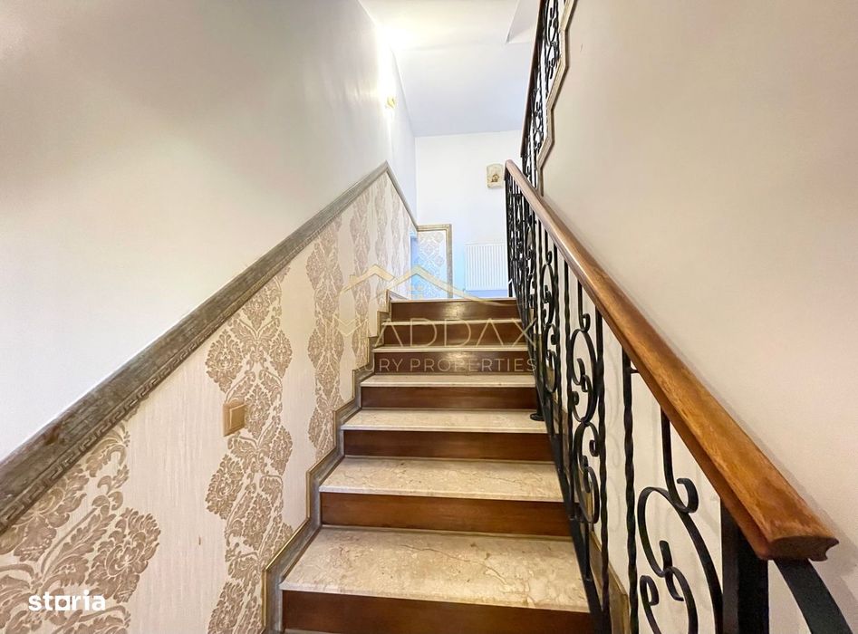 Vila 7 camere**Lake view**Ponton privat**Piscina**Teren 933 MP//Balote