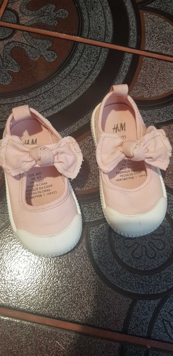 Vand tenisi fetite marca H&M