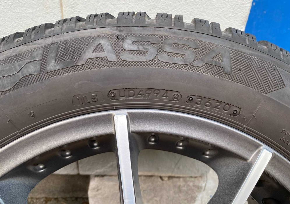 Зимни гуми Lassa Snoways 4 215 55 R16 с джанти AEZ 7Jx16EH2+ ET35 5x112x16"