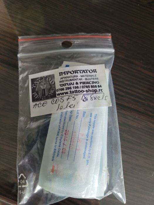 Aparat de tatuaj fata corp