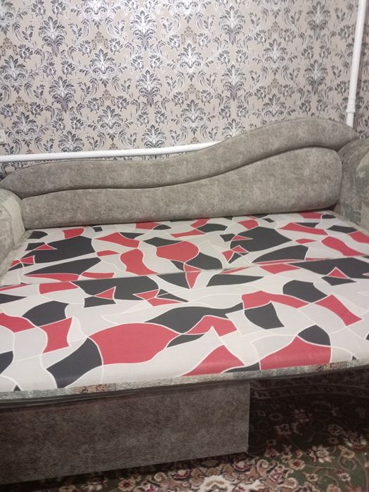 Продам диван в хорошем состоянии