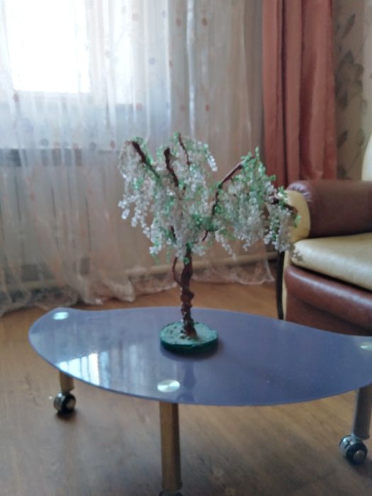 Продам вазу с цветами б/у