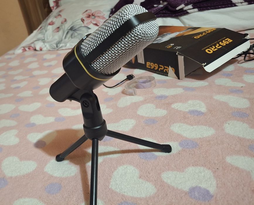 De vânzare microfon special pentru studio