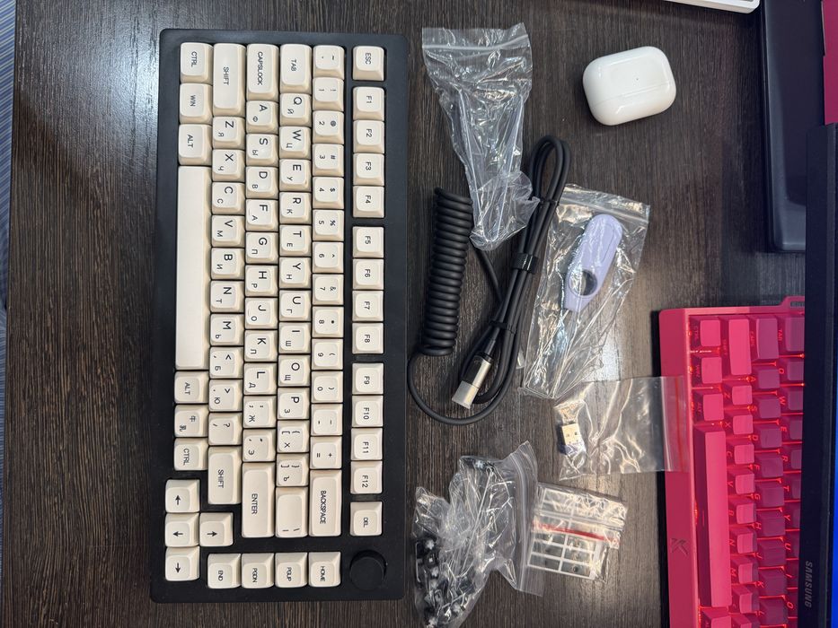 Клаавиатура MonsGeek M1W (Akko yellow)