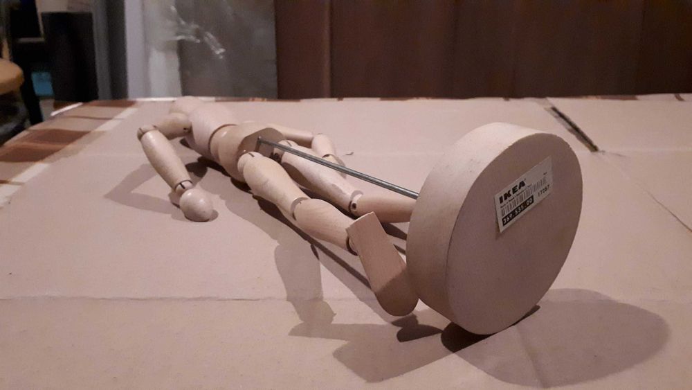 Manechin din lemn natur, configurabil. Inaltime = 33cm