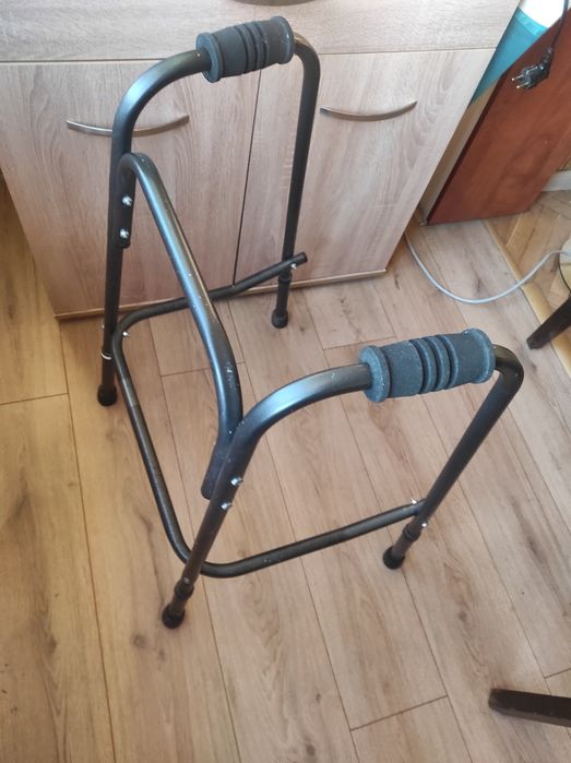 Проходилка за възрастни хора