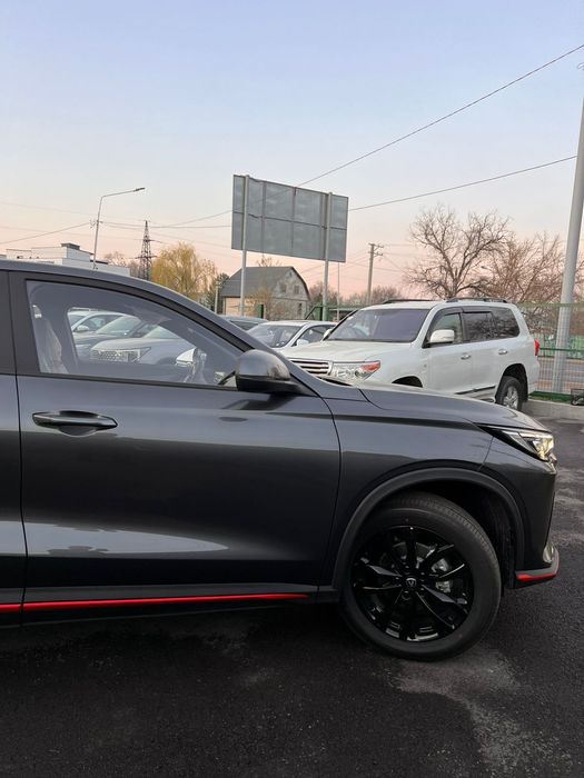 Машина Changan x5+