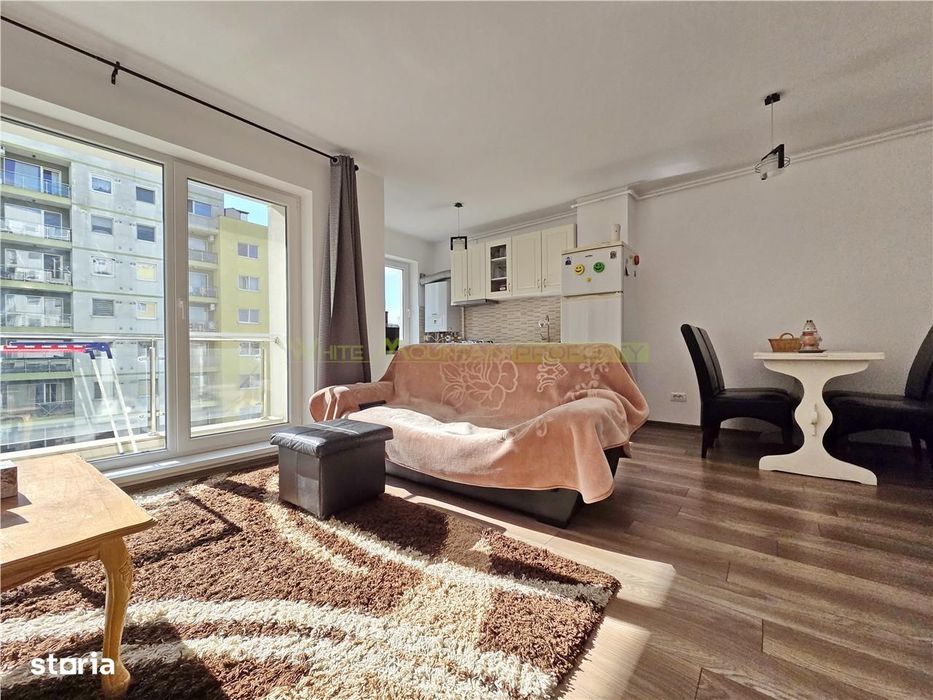 Apartament doua camere si boxa de vanzare in Top City Tractorul