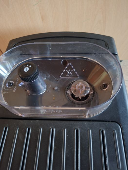 Espressor automat Krups Essential EA810770.