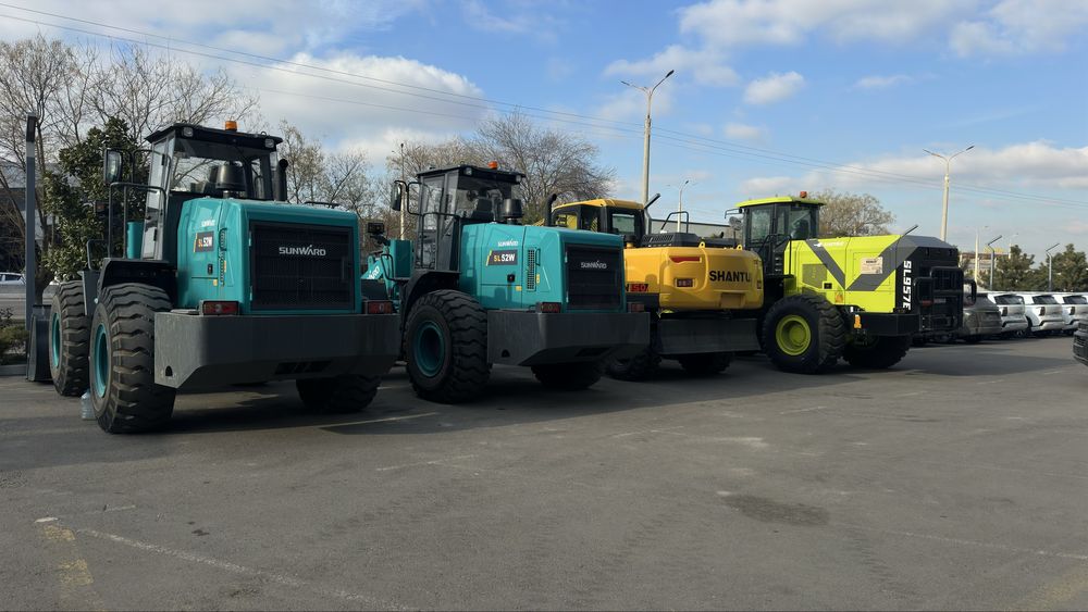 Фронтальный погрузчик 3 куб Sunward SL52