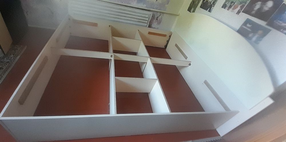 Кровать двуспальная