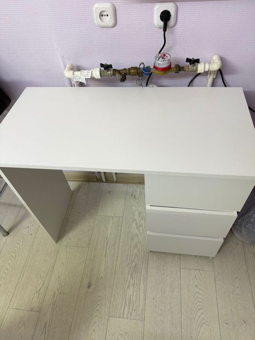 Стол рабочий или для маникюра