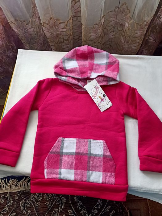 Новые,теплые кофты на девочку