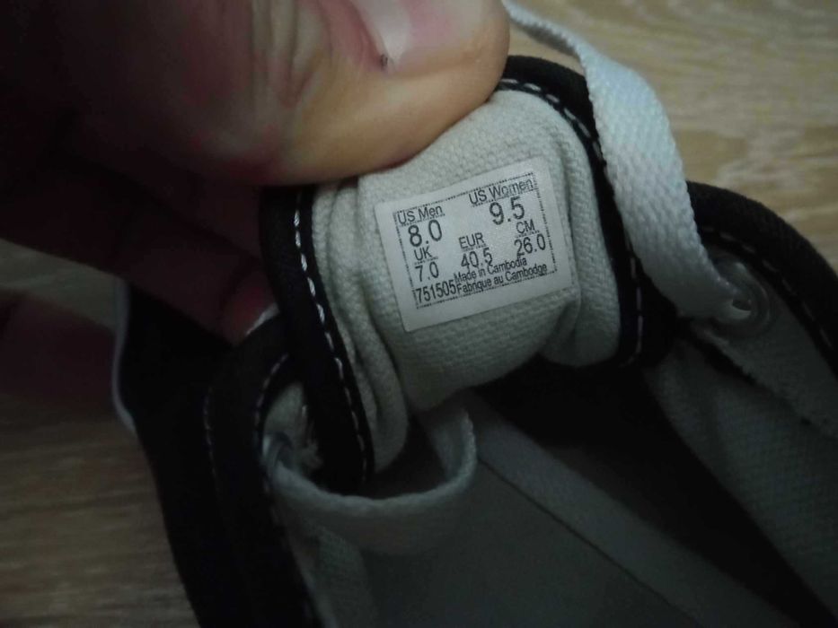 Nike и Vans: оригинални маратонки и футболни обувки, като нови!