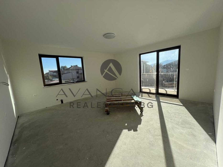 оф.24684 Самостоятелна двуетажна къща с акт 16 в Крумово