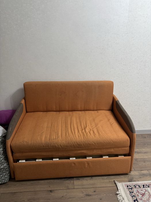 продам компактный диван