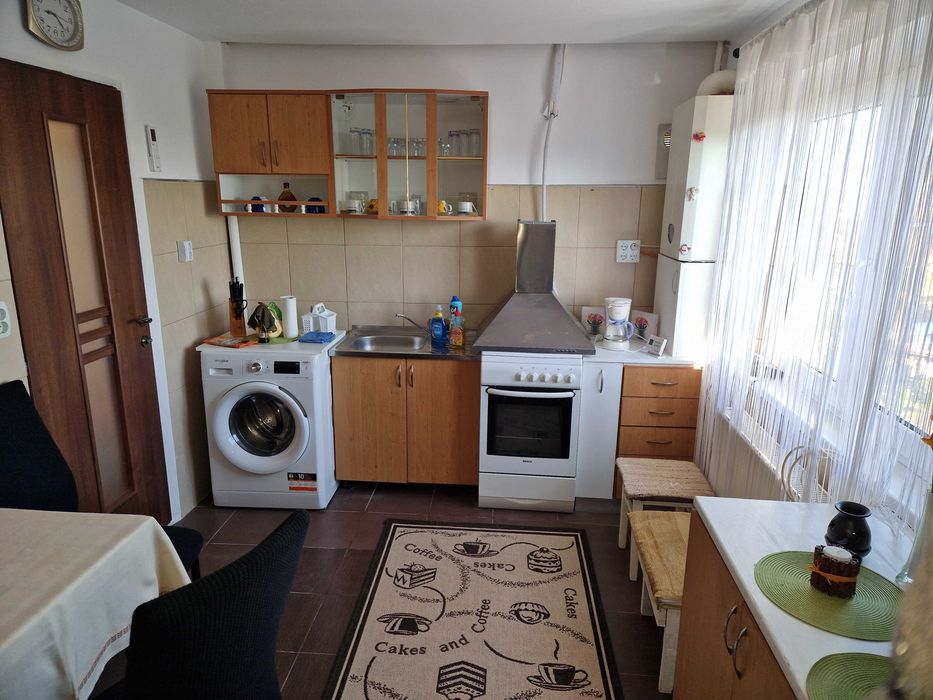 Ofer spre închiriere Apartament 2 camere decomandat. Stefan Cel Mare