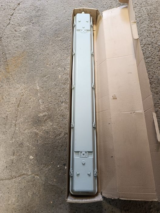 Продавам лумоницентна лампа