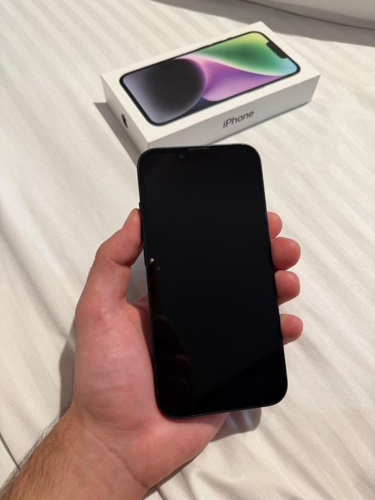 Vând iPhone 14, sanatatea bateriei este 78%, telefonul funcționează perfect.
