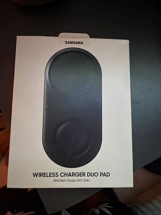 Samsung Ep-5200 wireless charger duo pad