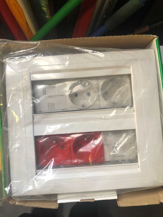 Кутия за открит монтаж Schneider Unica