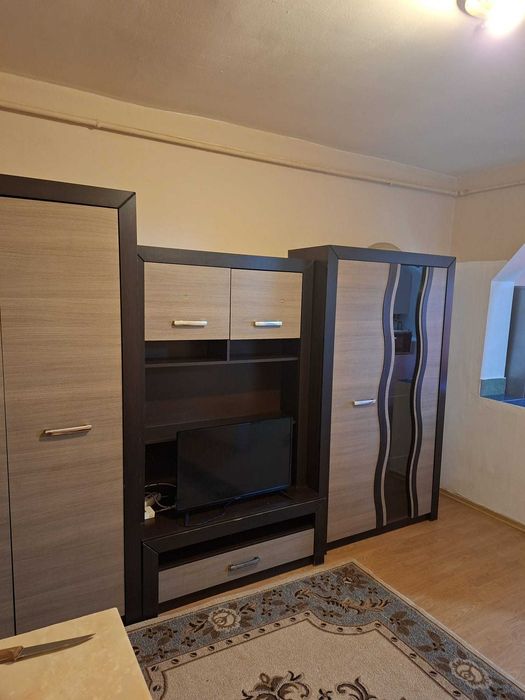 Inchiriez Garsoniera zona Spitalul Judetean