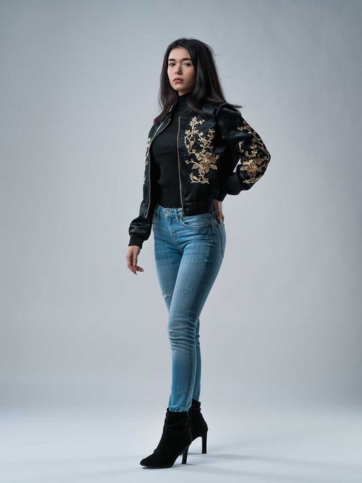 Ново дамско пролетно яке с декорации