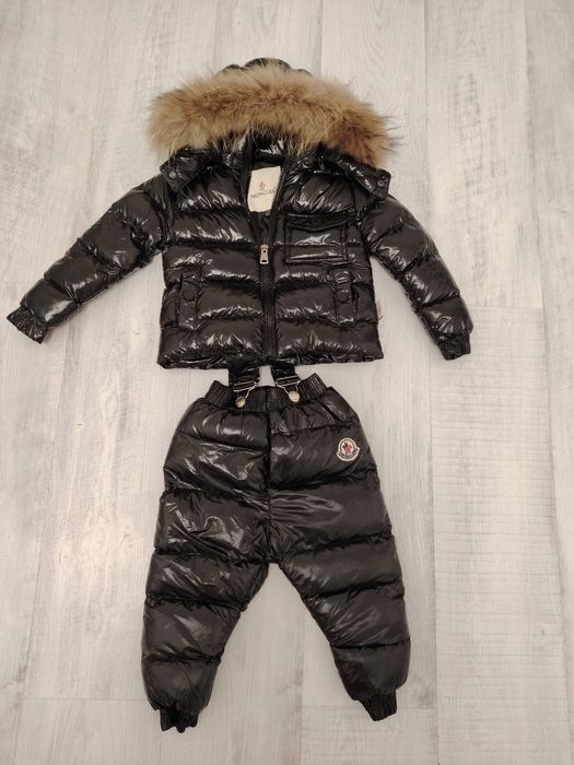 Vând compleu bebe Moncler