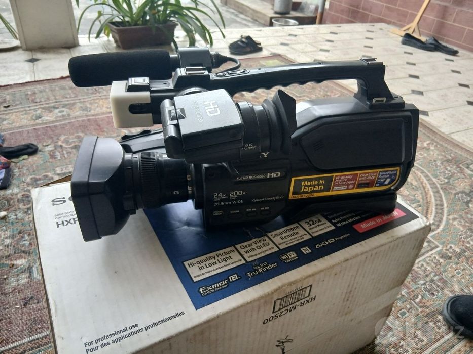 Видео камера SONY 2500