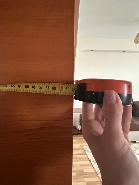 Cuier in colt suspendat