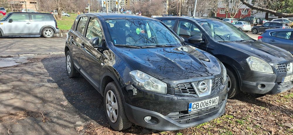 Черен Nissan Qashqai 1.6 Bi-Fuel 2013