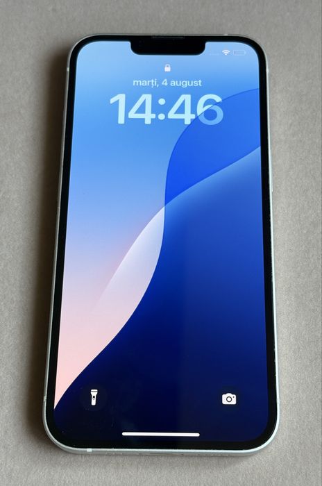 iPhone 13 white.