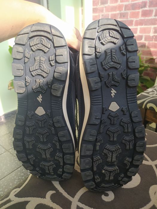 Зимни дамски обувки за преходи