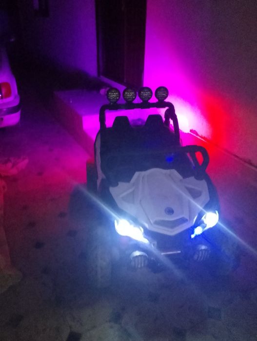 Детский автомобиль