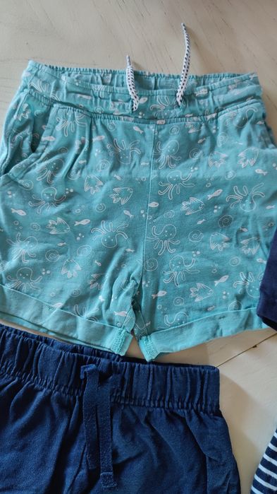 Lot pantaloni scurți 92