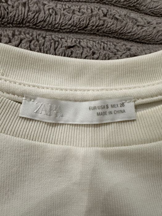Футболка Zara с кружевом