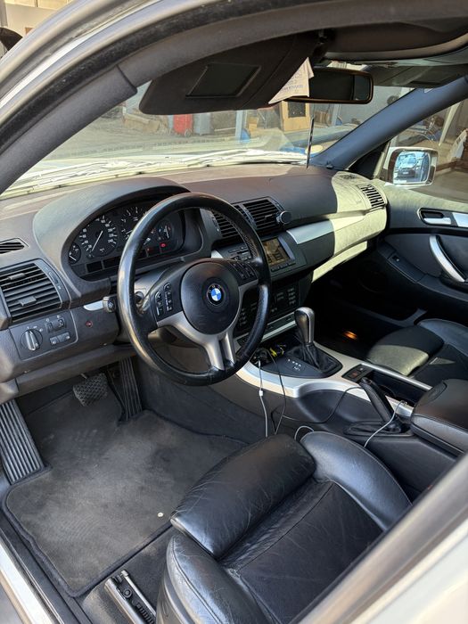 Bmw x5 pentru mai multe detali sunti la nr 0742334014
