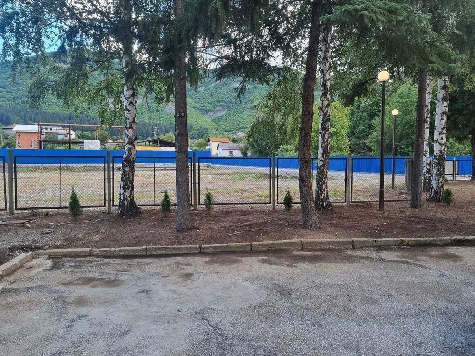 Дава се под наем Гараж / Паркомясто в Своге - 8000 кв.м за 30 € - Снимка #1