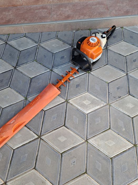 Foarfeca Gard Viu Stihl HS 82 R