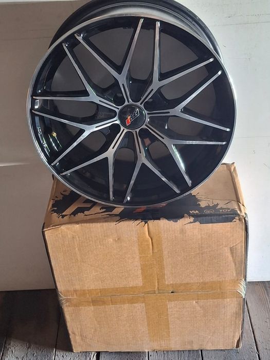 Продам диски новые р.17