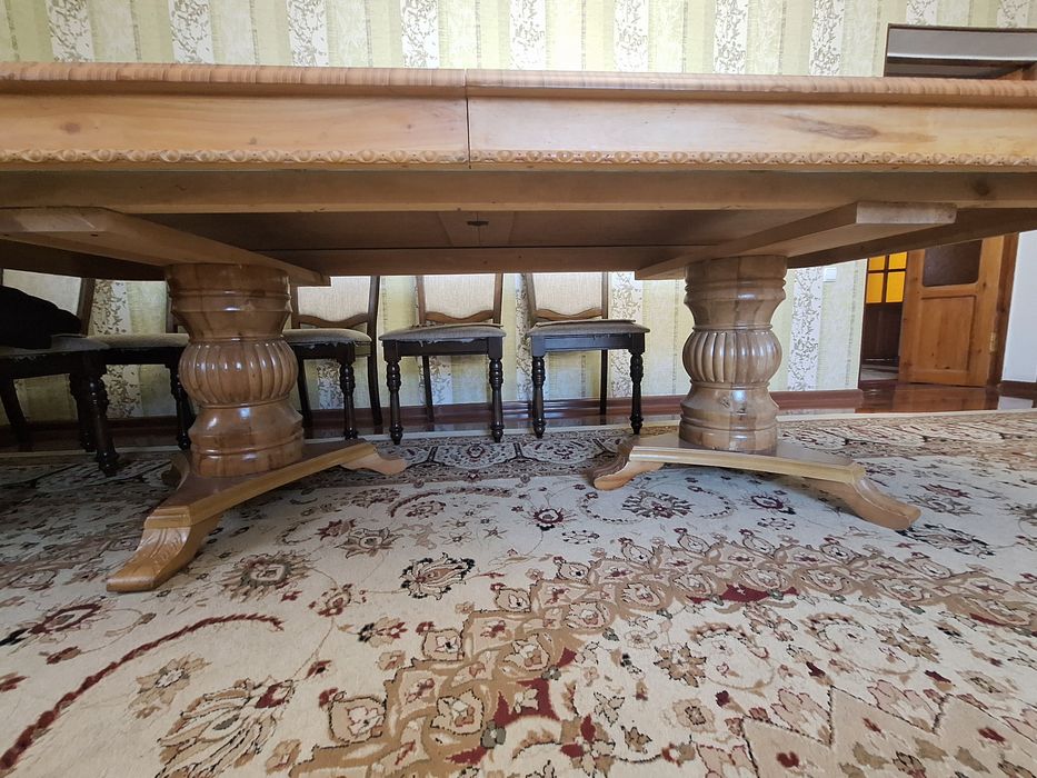 Прадаётся   Стол