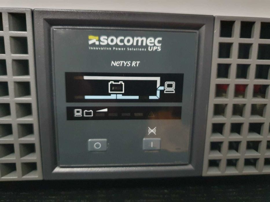 UPS Socomec NRT-U1700 1700VA 1200W Tower, baterii noi schimbate