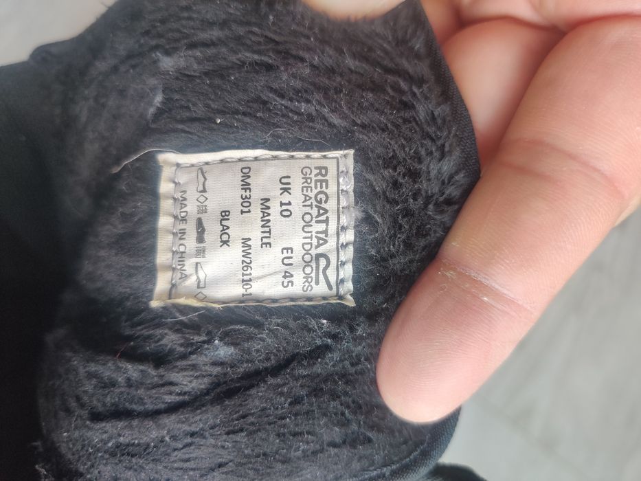 Bocanci înalți mărimea 45